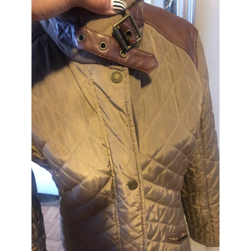 Quilted Ralph Lauren jacket ! Waist length, leather details. - Picture 8 of 9
